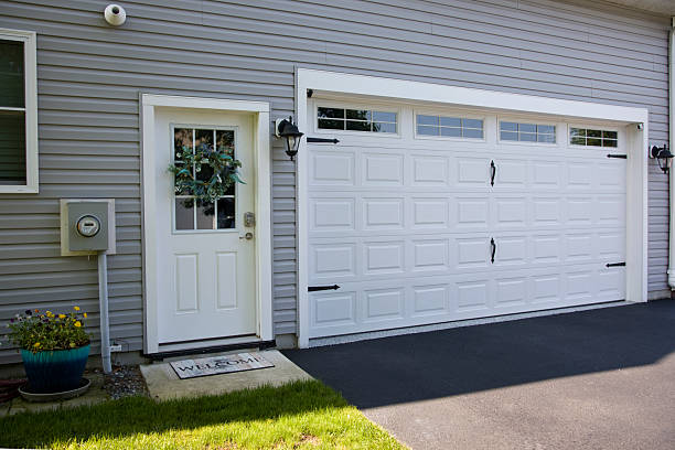 24/7 Emergency Garage Door Panel Replacement experts in Columbus, NC